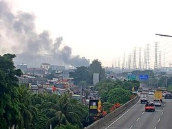 Kebakaran Terjadi di Kolong Tol Wiyoto Wiyono, Operator Buka Suara