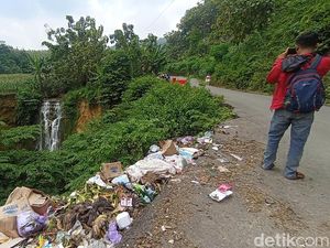 Duh! 2 Tahun Lebih Jalan Tergerus Longsor di Kayen Pati Belum Diperbaiki Duh! 2 Tahun Lebih Jalan Tergerus Longsor di Kayen Pati Belum Diperbaiki