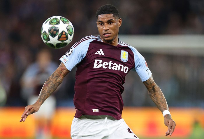 Marcus Rashford BIRMINGHAM, ENGLAND - APRIL 15: Marcus Rashford of Aston Villa controls the ball during the UEFA Champions League 2024/25 Quarter Final Second Leg match between Aston Villa FC and Paris Saint-Germain at Villa Park on April 15, 2025 in Birmingham, England. (Photo by Marc Atkins - AVFC/Aston Villa FC via Getty Images)