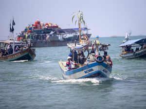 Meriahnya Tradisi Nadran Pesta Laut di Indramayu