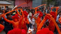 Ritual Unik Umat Hindu di Bangladesh Rayakan Festival Lal Kach