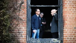 Penampakan Rumah Dinas Gubernur Hangus Usai Dibakar Warga!
