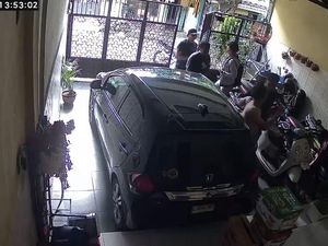 Reaksi Kompolnas Soal Salah Gerebek di Surabaya: Jangan Sampai Terulang Reaksi Kompolnas Soal Salah Gerebek di Surabaya: Jangan Sampai Terulang
