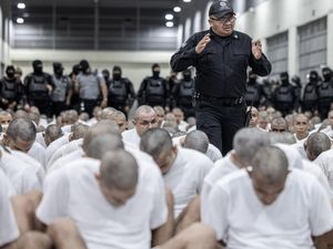 Trump Berniat Deportasi Penjahat Warga AS ke El Salvador