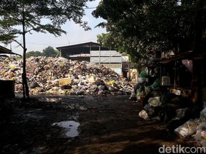 Siasat Pemkot Hadapi Darurat Sampah di Kota Bandung Siasat Pemkot Hadapi Darurat Sampah di Kota Bandung