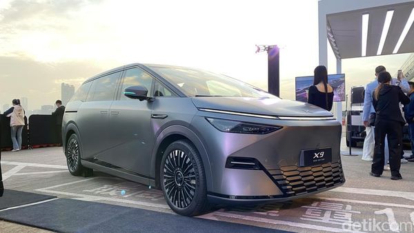 Tampang MPV Mewah Xpeng X9 yang Penjualannya Kalahkan Toyota Alphard