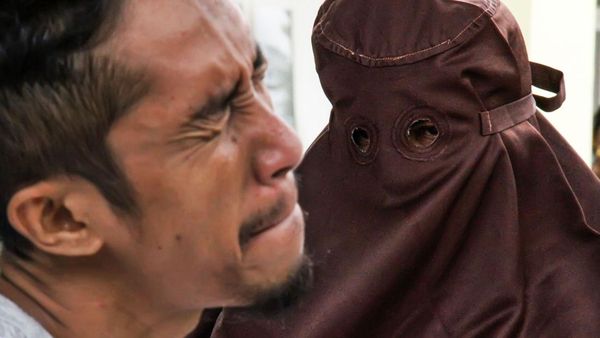 Begini Eksekusi Hukum Cambuk untuk Pelanggar Syariat Islam di Aceh