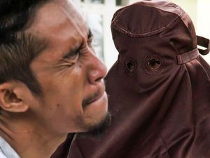 Begini Eksekusi Hukum Cambuk untuk Pelanggar Syariat Islam di Aceh Begini Eksekusi Hukum Cambuk untuk Pelanggar Syariat Islam di Aceh