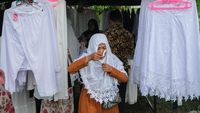 Berburu Aksesoris Haji di Asrama Kendari