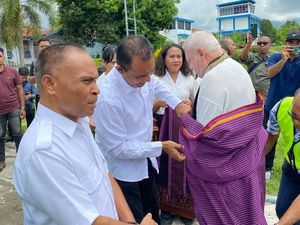 Dubes Portugal Tiba di Larantuka untuk Ziarah Semana Santa Dubes Portugal Tiba di Larantuka untuk Ziarah Semana Santa