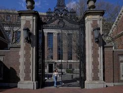 Harvard Dilarang Terima Mahasiswa Asing, Kemdiktisaintek Antisipasi Bareng LPDP