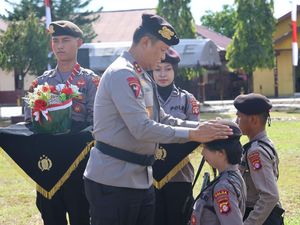 Tutup Bintra, Kapolda Kalteng Pasang Baret 126 Bintara Remaja Ditsamapta Tutup Bintra, Kapolda Kalteng Pasang Baret 126 Bintara Remaja Ditsamapta
