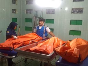 3 Tewas di Tol Ngawi! Avanza Tabrak Fuso Diduga karena Sopir Lelah 3 Tewas di Tol Ngawi! Avanza Tabrak Fuso Diduga karena Sopir Lelah