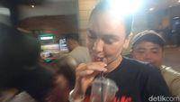 Ekspresi Luna Maya Ditanya soal Jadi Pengantin Maxime Bouttier