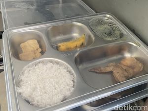 Ulat Buah Ditemukan di Makan Bergizi Gratis SMPN 1 Kota Semarang Ulat Buah Ditemukan di Makan Bergizi Gratis SMPN 1 Kota Semarang