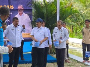 Usai Panen Padi Bareng Napi, Menteri Agus Panen Ikan di Lapas Terbuka Nusakambangan Usai Panen Padi Bareng Napi, Menteri Agus Panen Ikan di Lapas Terbuka Nusakambangan