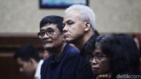Momen Ganjar-Djarot Hadiri Sidang Hasto untuk Beri Semangat
