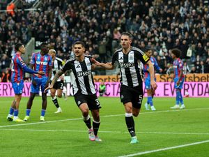 Newcastle United Pesta Gol Lagi, Tembus Tiga Besar
