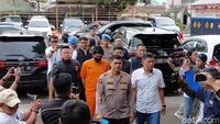 Tampang Lesu Oknum Dokter Cabul di Garut Saat Berbaju Tahanan