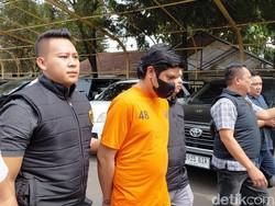 Jabar Hari Ini: Aksi Bejat Dokter Iril, Gua Cisolok Diklaim Makam Ali
