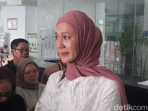 Meski Lelah, Paula Verhoeven Harus Membela Diri Meski Lelah, Paula Verhoeven Harus Membela Diri