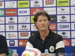 PSS Ultah, Pieter Huistra Termotivasi Bawa Klub Lolos dari Degradasi