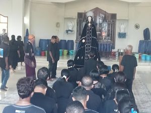 Prosesi Semana Santa di Larantuka: Berharap Berkah Tuan Ma Prosesi Semana Santa di Larantuka: Berharap Berkah Tuan Ma