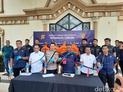 Polda Jambi Tangkap 5 Remaja Saat Hendak Tawuran Bersajam