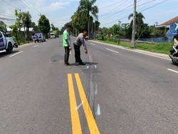 Tabrak Pohon Lalu Terpental, Pemotor Tewas Dihajar Bus di Temon Kulon Progo