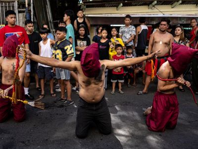 Potret Umat Katolik Filipina Memperingati Penyaliban Yesus