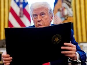 Tarif Trump Bisa Tingkatkan Risiko Pembiayaan-Tekan Ekspor Industri Tarif Trump Bisa Tingkatkan Risiko Pembiayaan-Tekan Ekspor Industri
