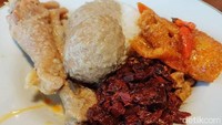 5 Tempat Makan Nasi Gudeg Dekat Malioboro Jogja buat Panduan Wisatawan