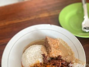 Sedep Miroso! Sarapan Nasi Gudeg Krecek dan Ayam Goreng Asli Jogja