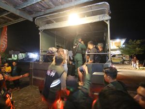 29 Orang Diamankan saat Pesta Miras di Kafe Banda Aceh 29 Orang Diamankan saat Pesta Miras di Kafe Banda Aceh