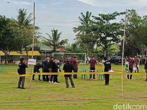 Keluarga 3 Polisi yang Ditembak Mati Kopda Basar Sebut Rekonstruksi Rekayasa Keluarga 3 Polisi yang Ditembak Mati Kopda Basar Sebut Rekonstruksi Rekayasa