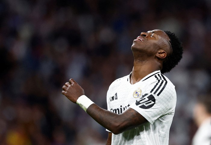 Soccer Football - Champions League - Quarter Final - Second Leg - Real Madrid v Arsenal - Santiago Bernabeu, Madrid, Spain - April 16, 2025 Real Madrids Vinicius Junior reacts REUTERS/Juan Medina     TPX IMAGES OF THE DAY