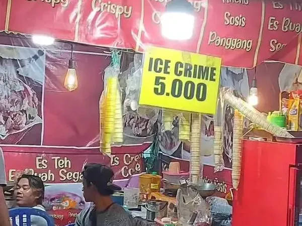 10 Tulisan di Gerobak Penjual Makanan Ini Bikin Ngakak