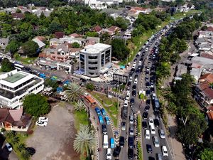 Libur Panjang, Jalur Wisata Puncak Padat Merayap Libur Panjang, Jalur Wisata Puncak Padat Merayap