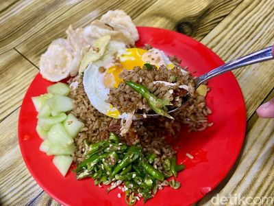 Tanpa Minyak dan MSG! Nasi Goreng Rawit Jalan Daksa Lezatnya Mantul