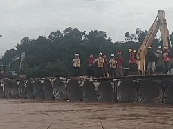 Viral Video Pekerja Joget Jaran Goyang di Jembatan Darurat Cidadap