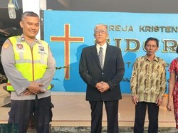 Anggota Polres Blitar Patroli ke Gereja Amankan Jumat Agung
