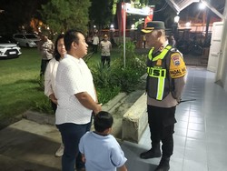 Polres Lamongan Amankan Jalannya Misa Kamis Putih dan Paskah