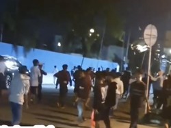 Ratusan Pemuda Terlibat Aksi Tawuran di Palembang Pakai Sajam-Bom Molotov