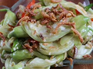 Resep Tumis Bunga Turi dan Teri yang Renyah Pedas