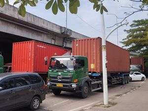 Cerita Warga Raup Untung Saat Macet Priok: Bantu Isi Bensin-Cari Jalan Tikus Cerita Warga Raup Untung Saat Macet Priok: Bantu Isi Bensin-Cari Jalan Tikus