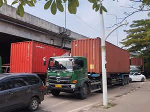 Pengelola Tol Buka-bukaan Biang Kerok Macet Parah di Tanjung Priok Pengelola Tol Buka-bukaan Biang Kerok Macet Parah di Tanjung Priok