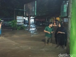 Banjir Sergap Palabuhanratu Sukabumi, Jalanan Lumpuh-Kendaraan Terjebak