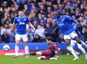 Everton Vs Manchester City Berakhir Imbang di Babak Pertama Everton Vs Manchester City Berakhir Imbang di Babak Pertama