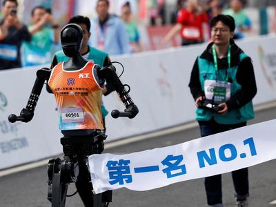 Ini Tiangong Ultra Pemenang Half-Marathon Robot Humanoid Pertama di Dunia