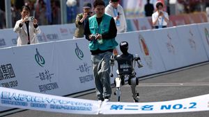 China Gelar Half-Marathon Robot Humanoid Pertama di Dunia, Begini Potretnya